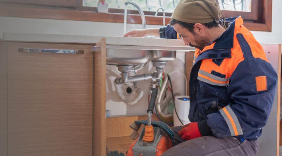 Local expert plumbing services in Cohoctah, MI